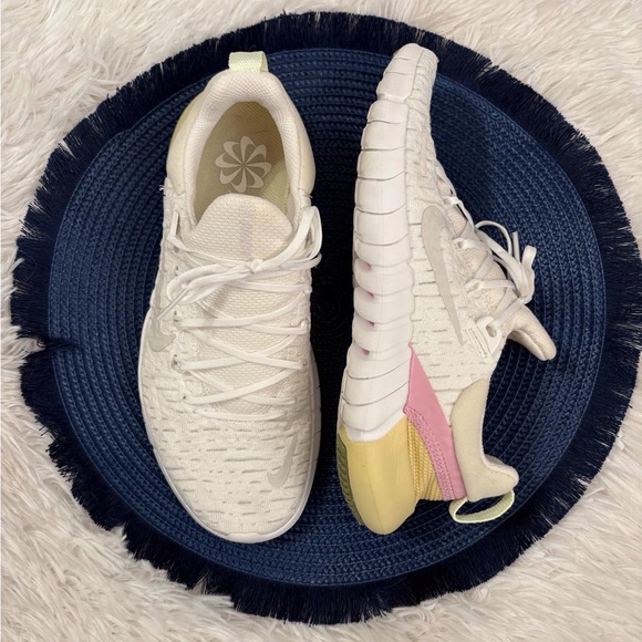 Nike Free Run 5.0
Women's Road Running Shoe - Picture 4 of 10